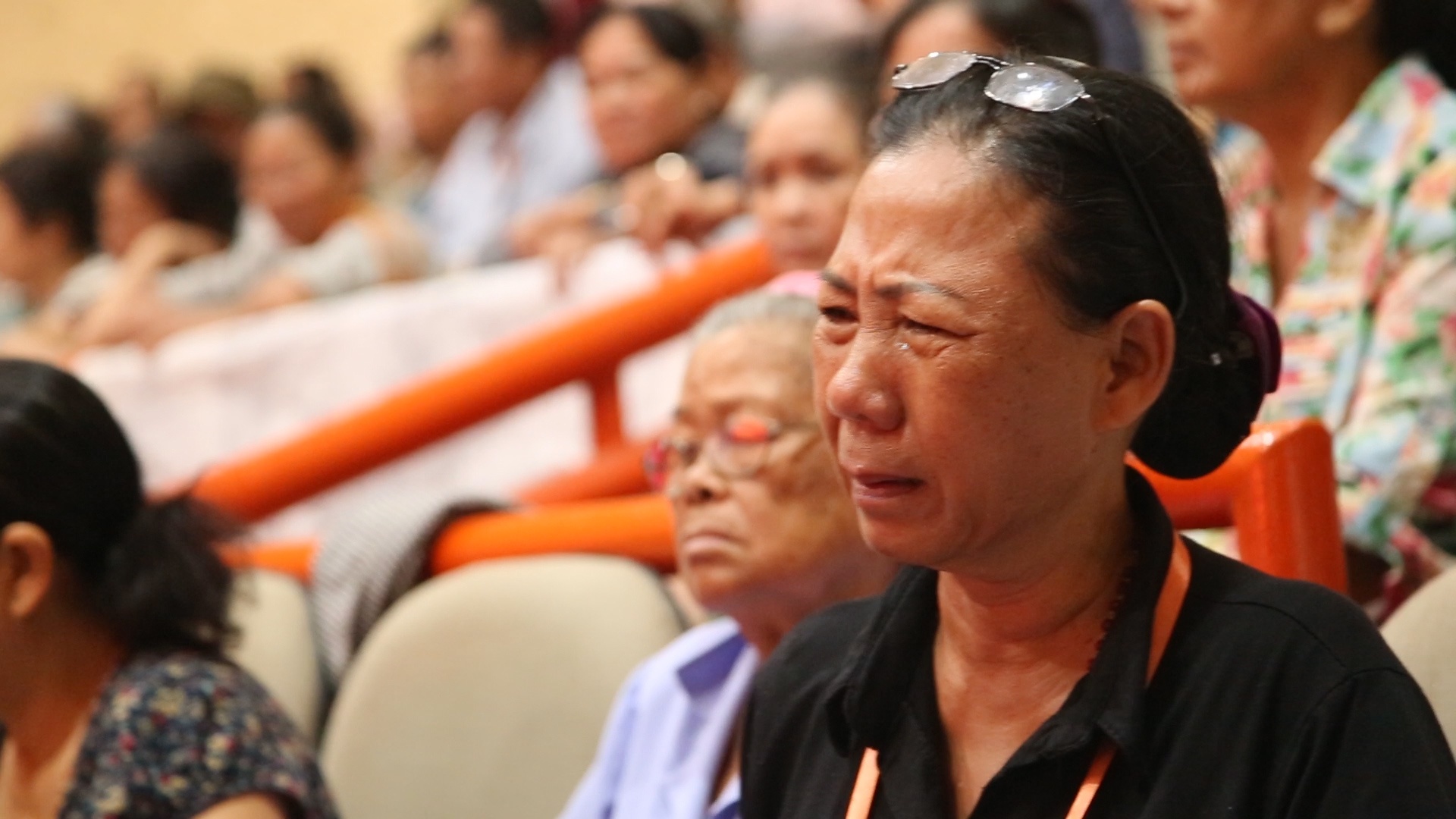 Nguoi dan Thu Thiem bat khoc tai cuoc gap Bi thu Nguyen Thien Nhan hinh anh