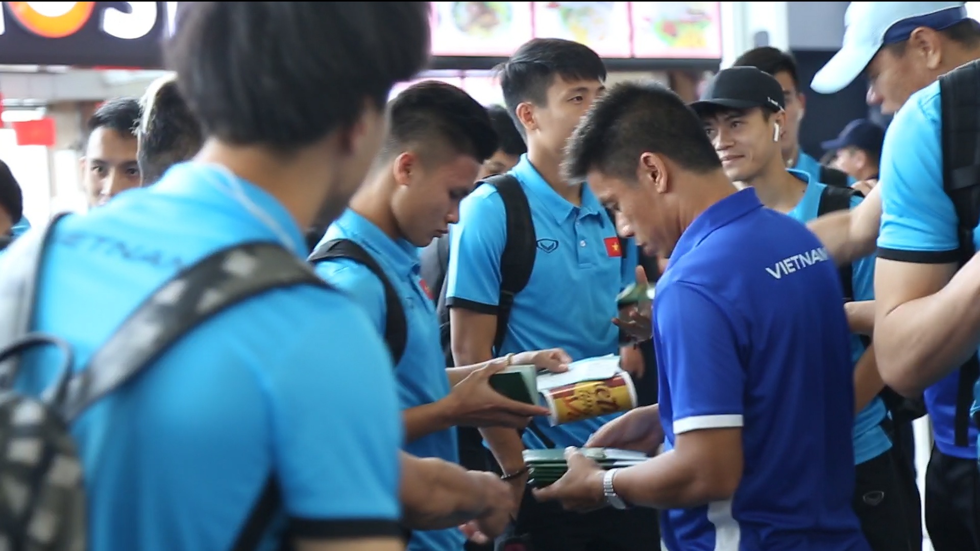 DTVN gap rut lam thu tuc tai san bay di chuyen sang Myanmar hinh anh