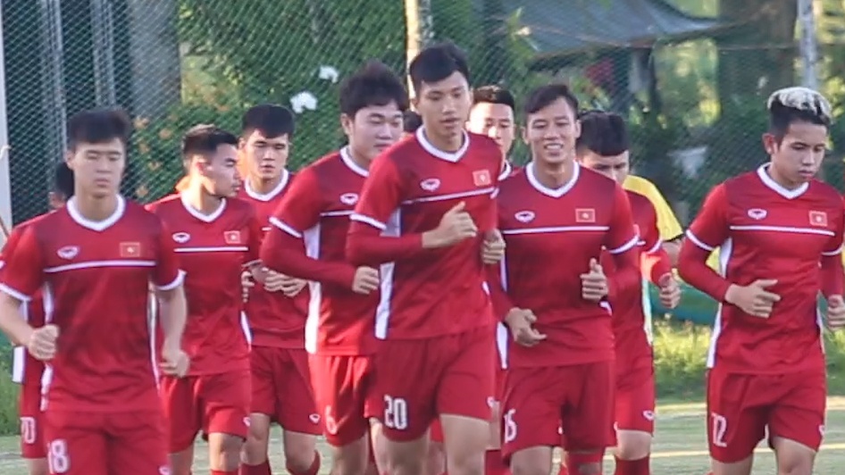 Tuyen Viet Nam tap kin, bao chi tac nghiep 15 phut hinh anh