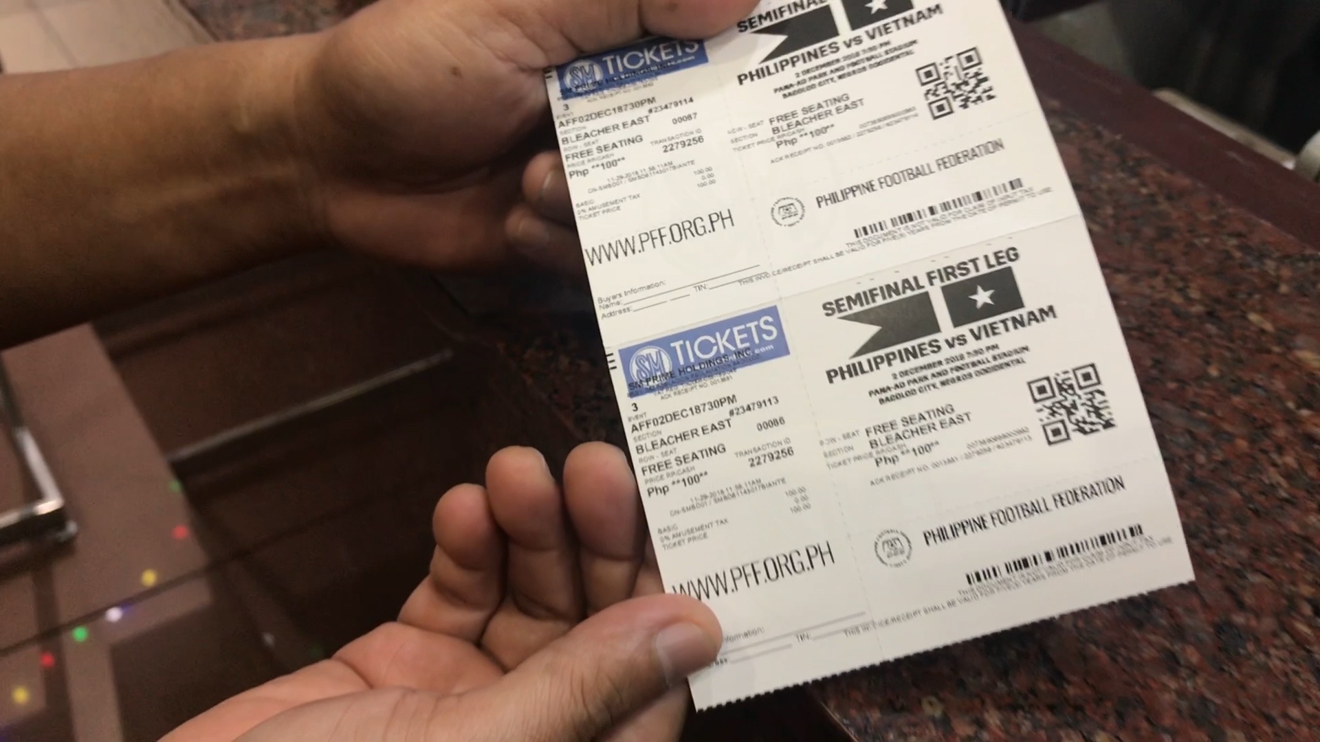 Vang khach mua ve ban ket AFF Cup luot di giua Philippines va Viet Nam hinh anh