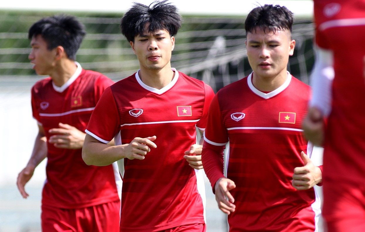 Buoi tap dau tien cua tuyen Viet Nam tren dat Malaysia hinh anh