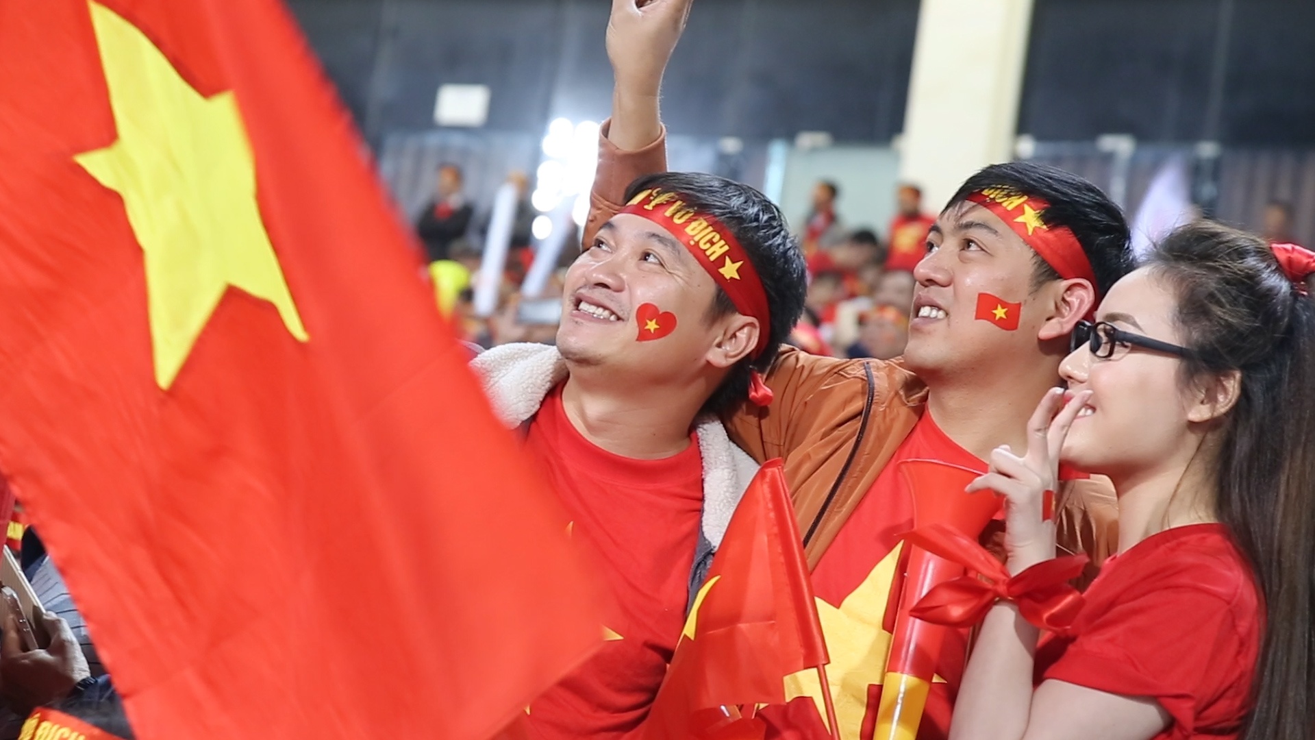 Tuyen Viet Nam vay chao 40.000 CDV khi ra san khoi dong hinh anh