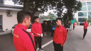 Tuyen Viet Nam di bo tha long, nguoi ham mo vay kin xung quanh hinh anh