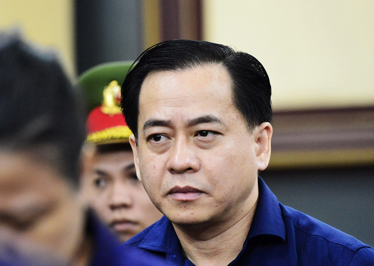 Vu 'nhom' cang thang truoc gio tuyen an hinh anh