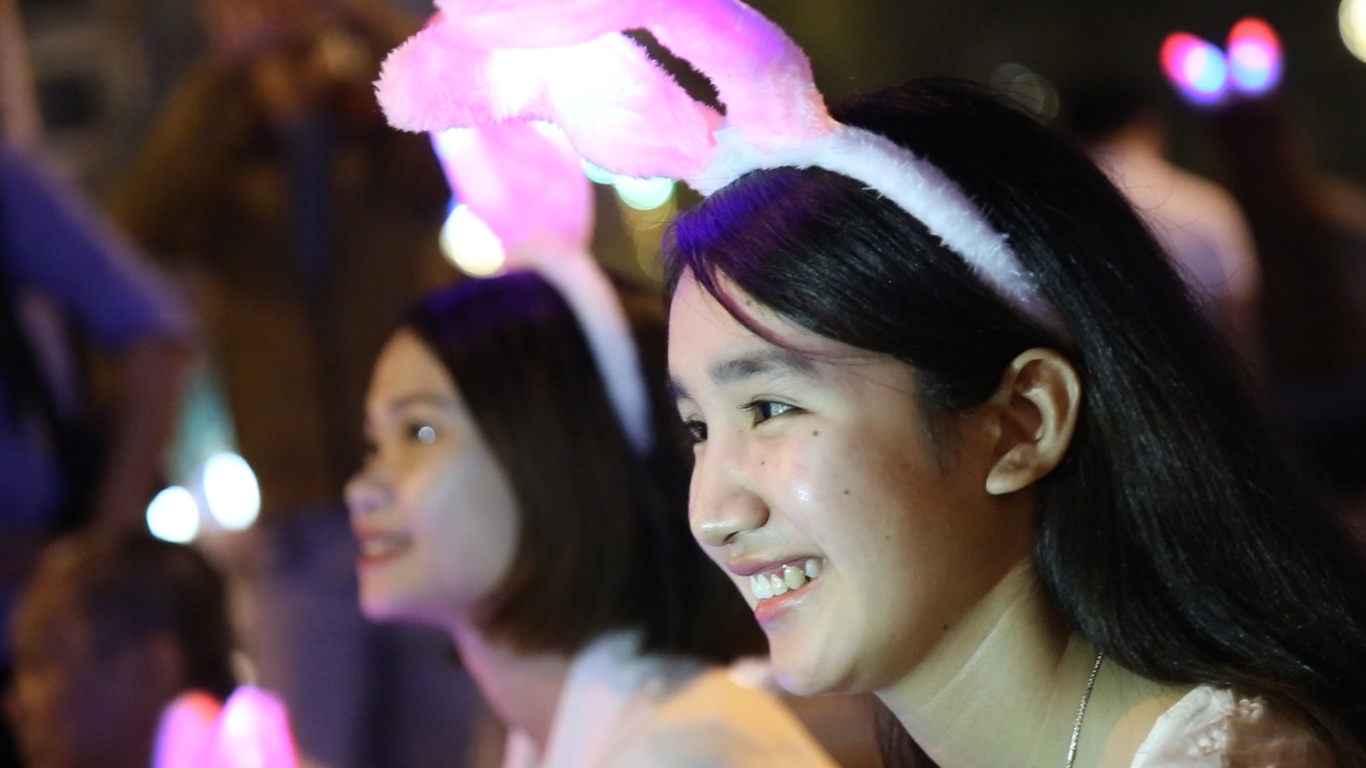 Gioi tre Sai Gon vui don Giang sinh tren pho hinh anh