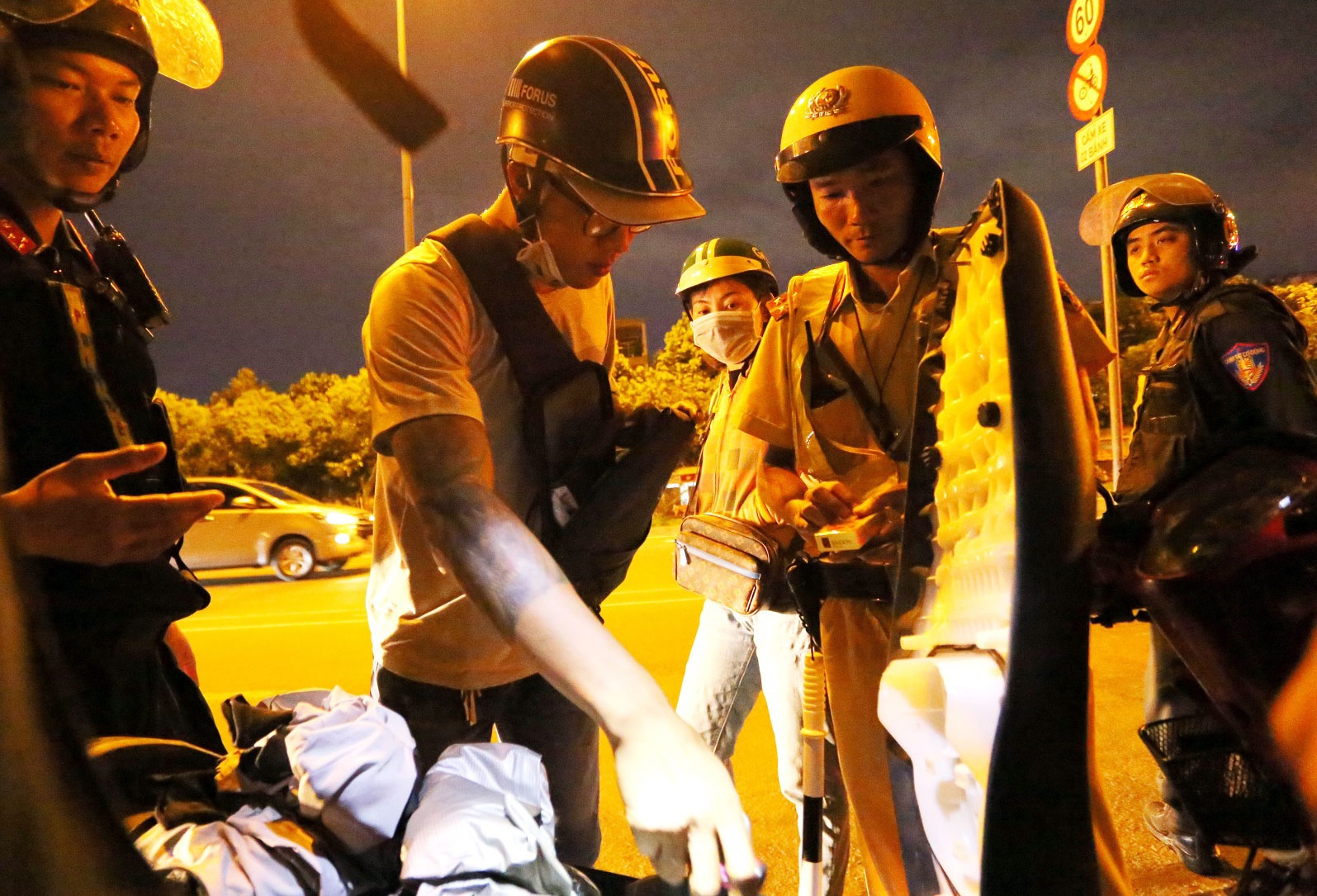 Nguoi Sai Gon noi gi khi luc luong 363 ra duong dip Tet? hinh anh