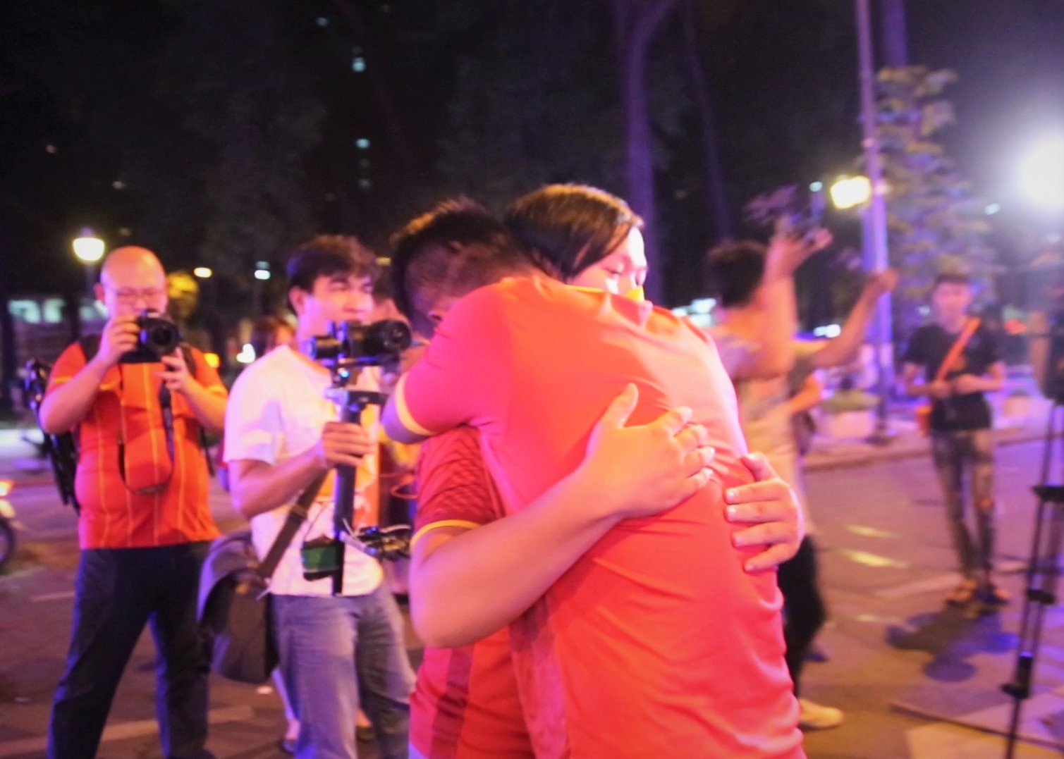 CDV Sai Gon bat khoc khi tuyen Viet Nam thua Nhat Ban hinh anh