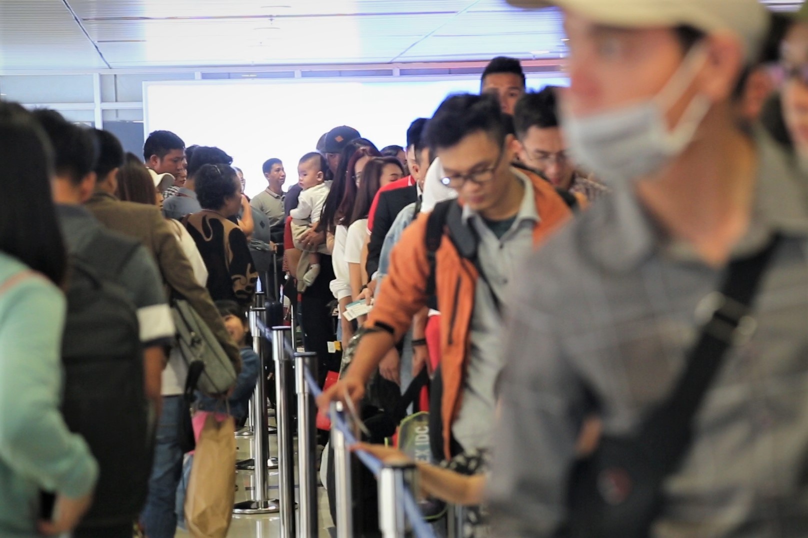 Hanh khach tre chuyen bay ve que an Tet vi 'ngu quen' hinh anh