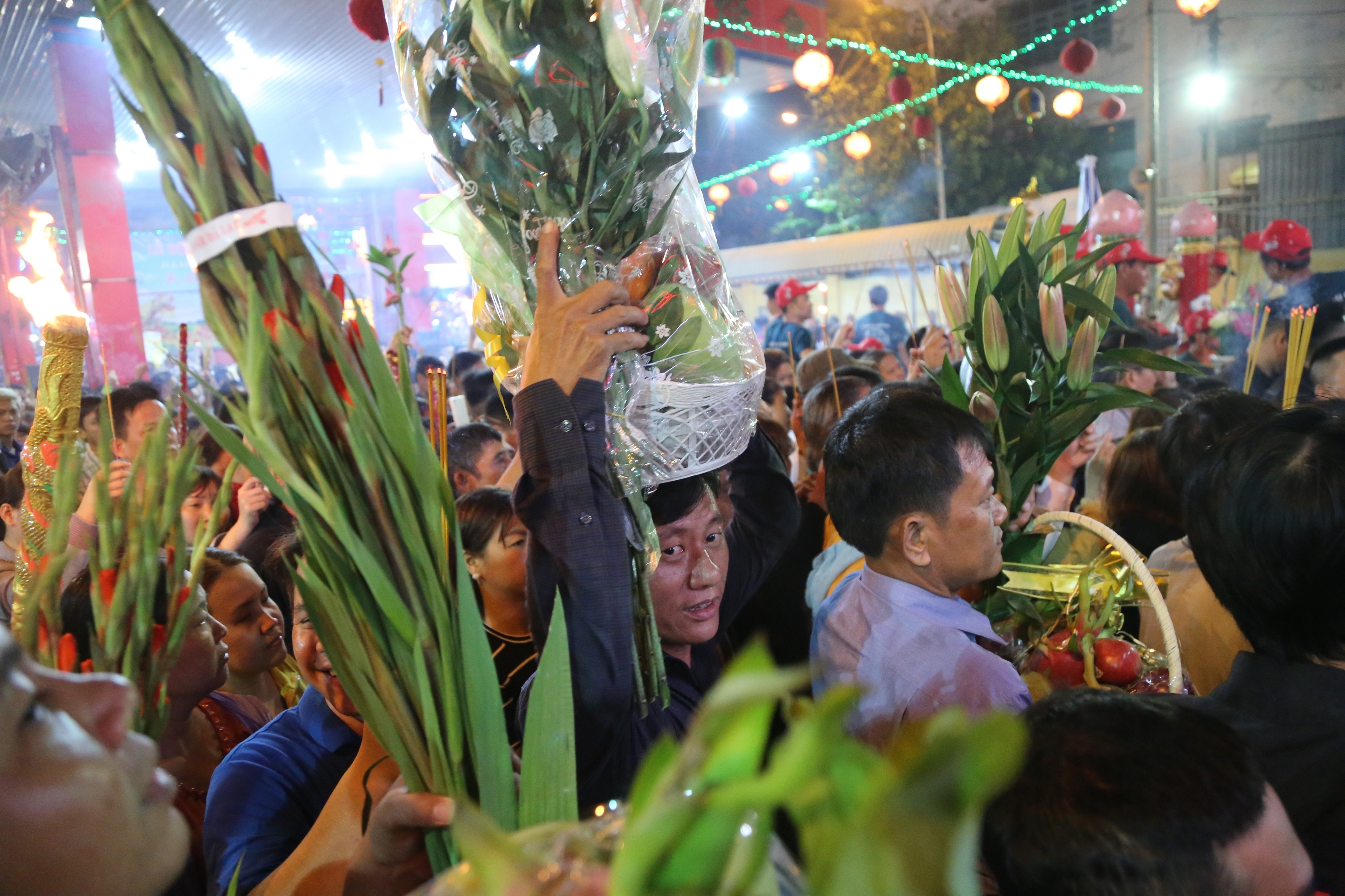Le hoi chua Ba Binh Duong anh 4