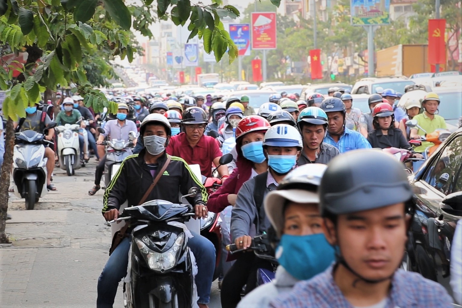 Lanh dao TP.HCM noi ve de an cam xe may hinh anh