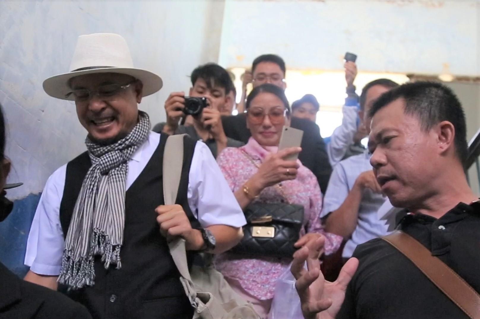 Ong Vu noi gi ve viec 'khong quan tam den tien ma cu doi chia' hinh anh