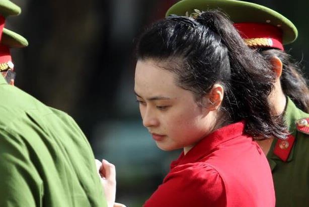 Ngoc Miu khai vay ngan hang hon 1,4 ty de mua Mercedes hinh anh