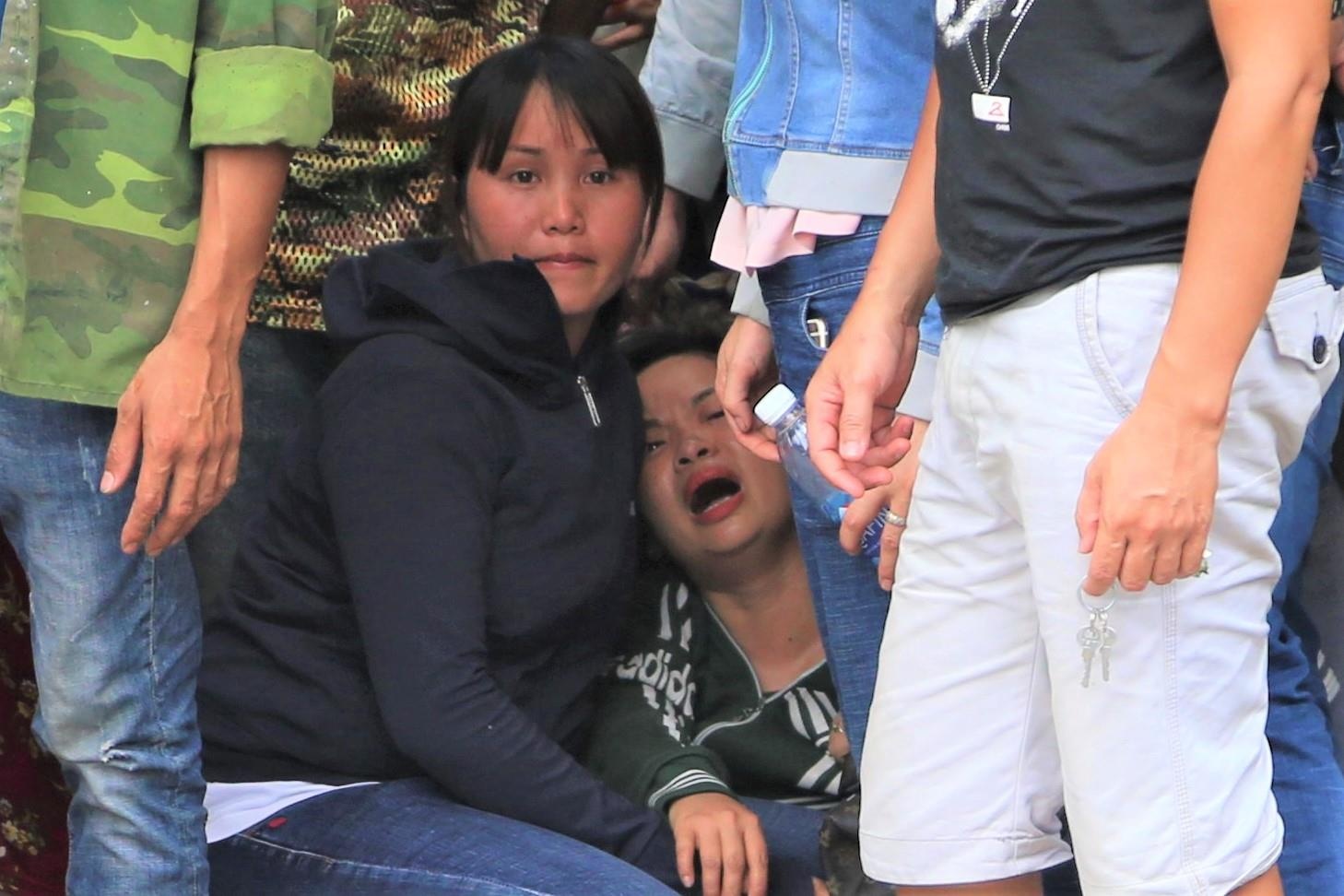 Nguoi than nga quy khi phat hien ca gia dinh tu vong o Binh Duong hinh anh