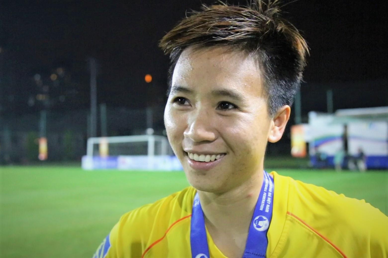 Qua bong vang nu Viet Nam tin Quang Hai toa sang tai King's Cup hinh anh