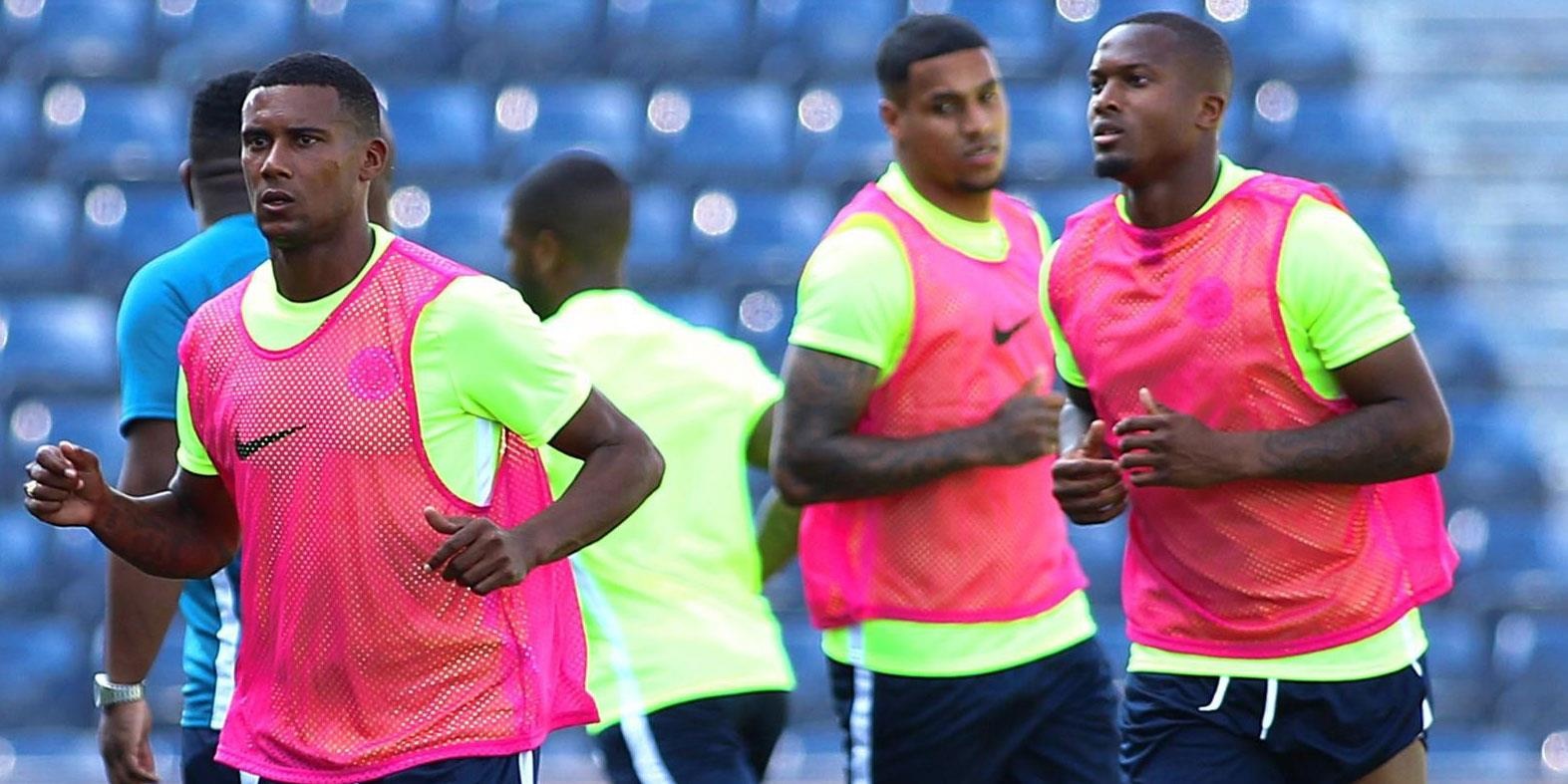 Doi tuyen du King's Cup tich cuc tap luyen duoi troi nang gat hinh anh