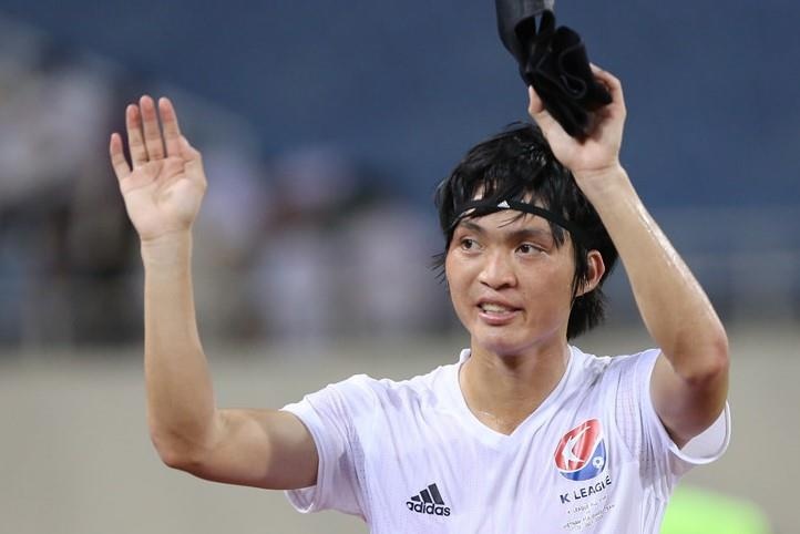 HLV Park: 'Tuan Anh co 80% kha nang ra san o tran gap Thai Lan' hinh anh