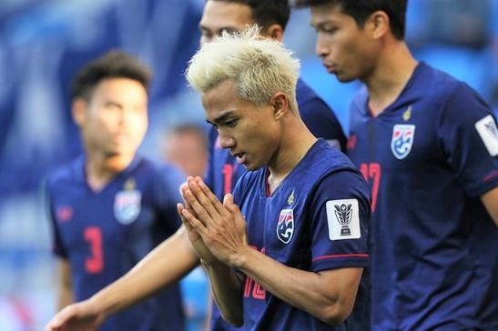 HLV Park noi ve su vang mat cua Chanathip o tuyen Thai Lan hinh anh