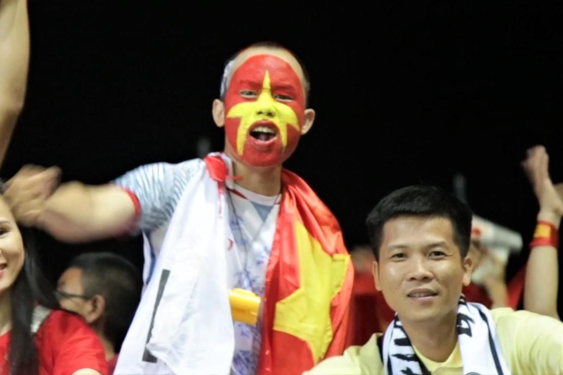 CDV Viet Nam vo oa sung suong khi Duc Huy ghi ban hinh anh