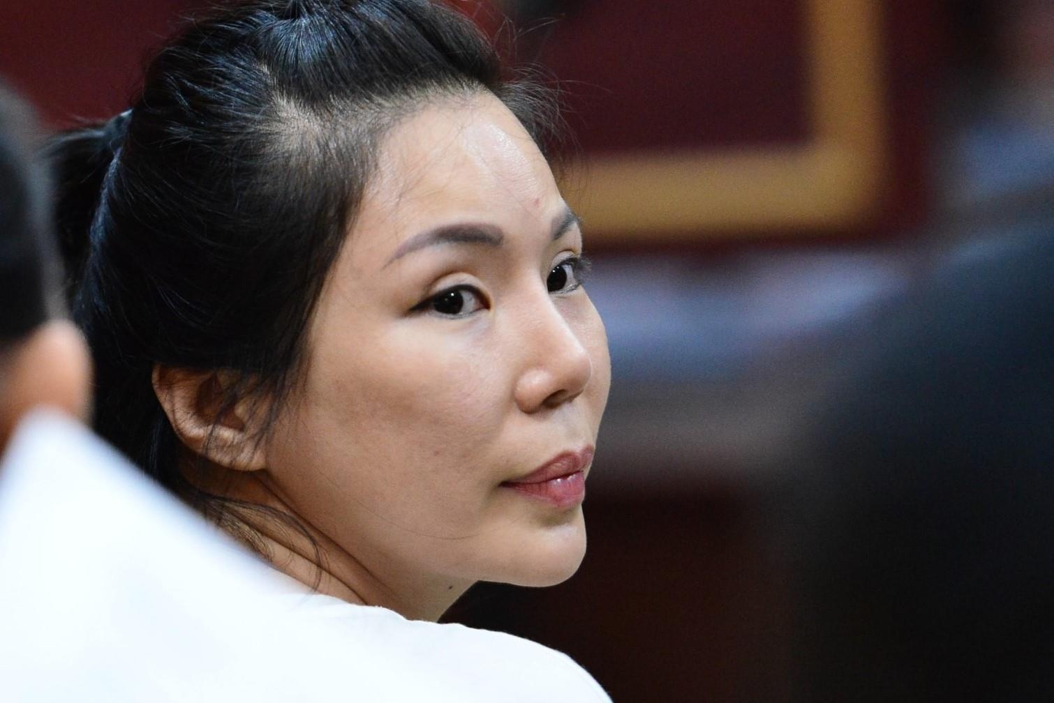 Vo cu bac si Chiem Quoc Thai va dong pham vui khi nhan 15-18 thang tu hinh anh