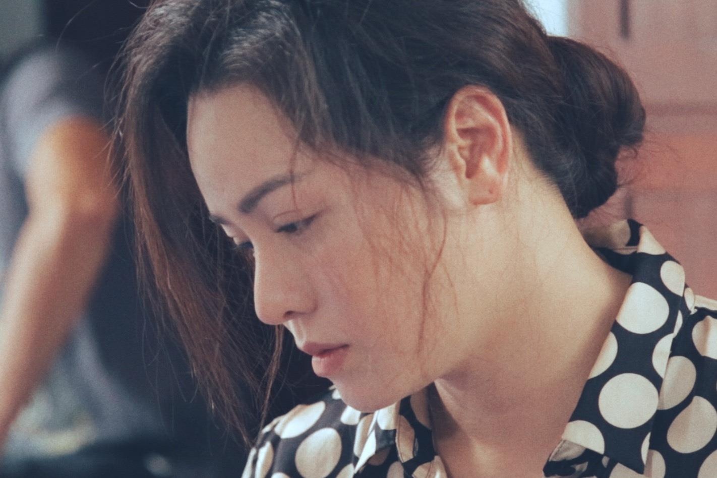 Nhat Kim Anh buon ba nhu nguoi mat hon o phim truong hinh anh