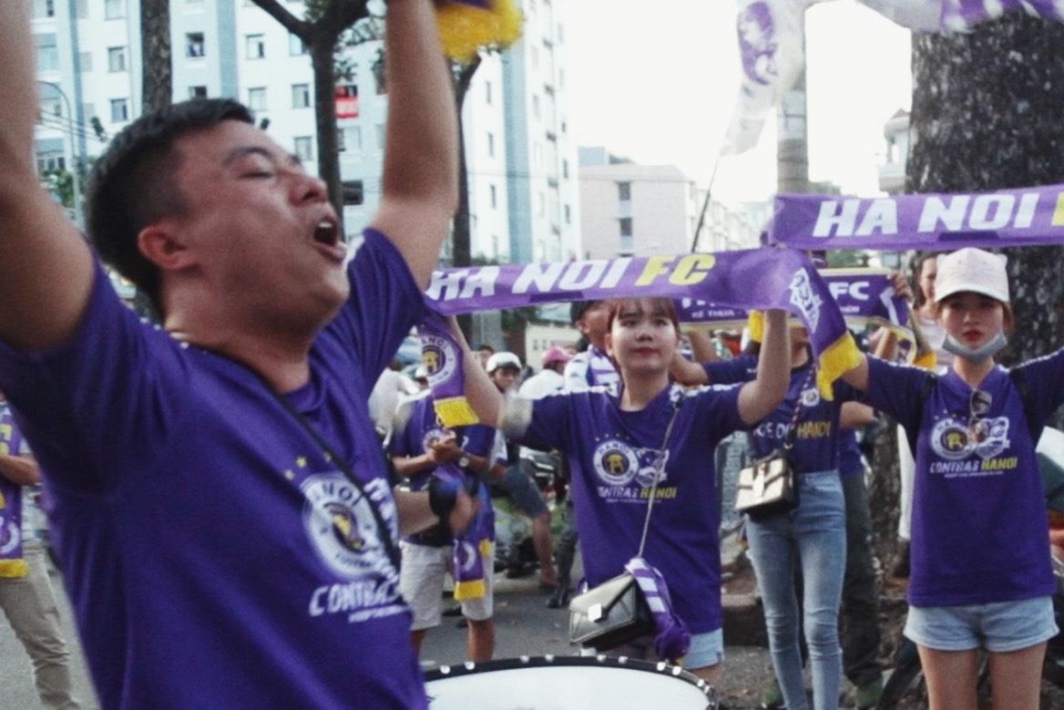 CDV Ha Noi danh trong, mua hat tung bung truoc tran gap CLB TP.HCM hinh anh