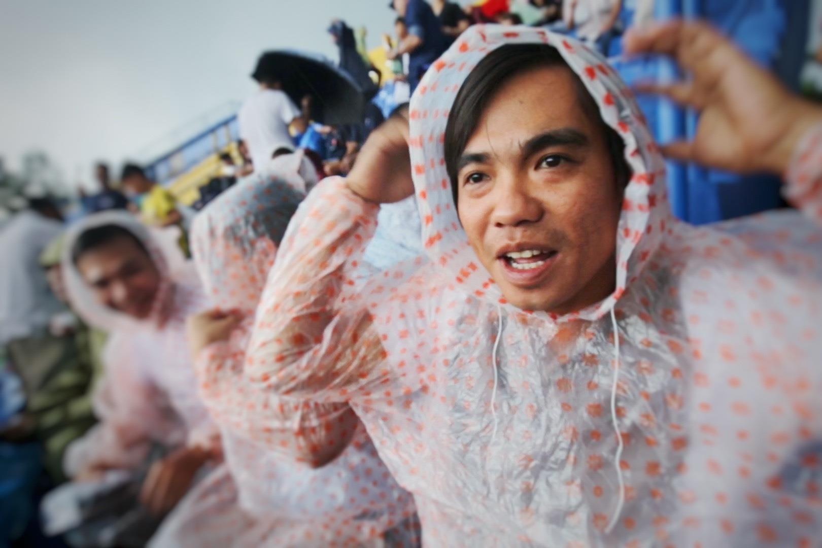 CDV doi mua xem chung ket lich su giua CLB Binh Duong va doi Ha Noi hinh anh