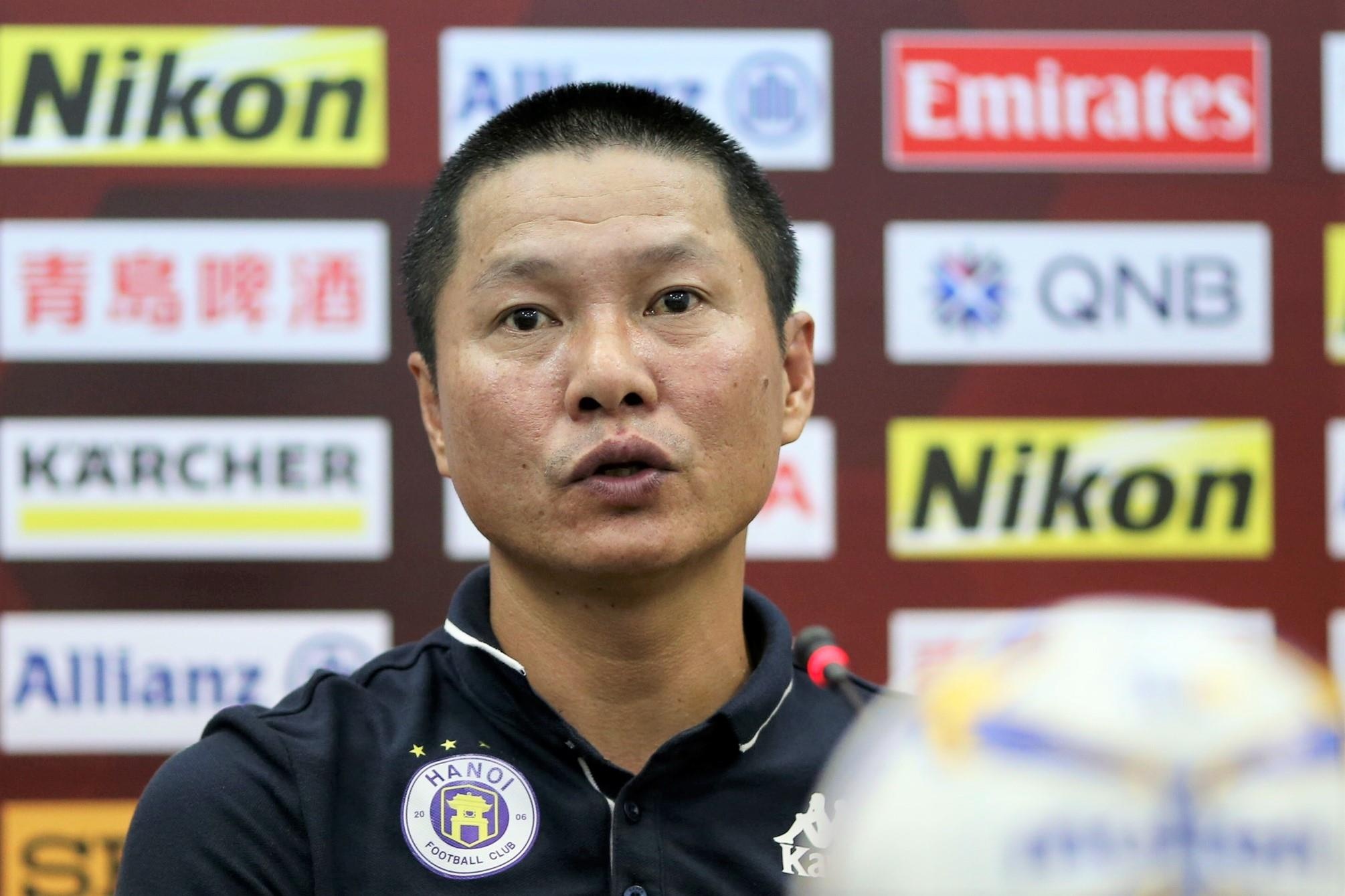 HLV Chu Dinh Nghiem: 'Toi khong hai long voi cac cau thu' hinh anh