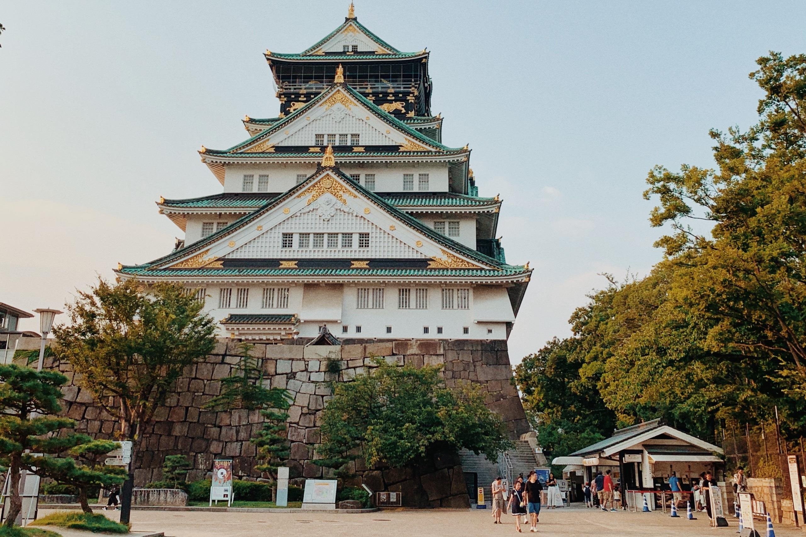 Lau dai Osaka - bieu tuong cua Nhat Ban co gi dac biet? hinh anh