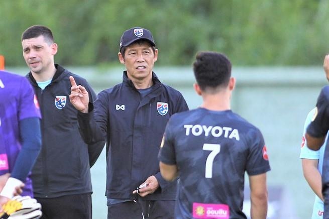 Tan HLV Thai Lan: 'Tuyen Viet Nam la doi bong duoc ton trong' hinh anh