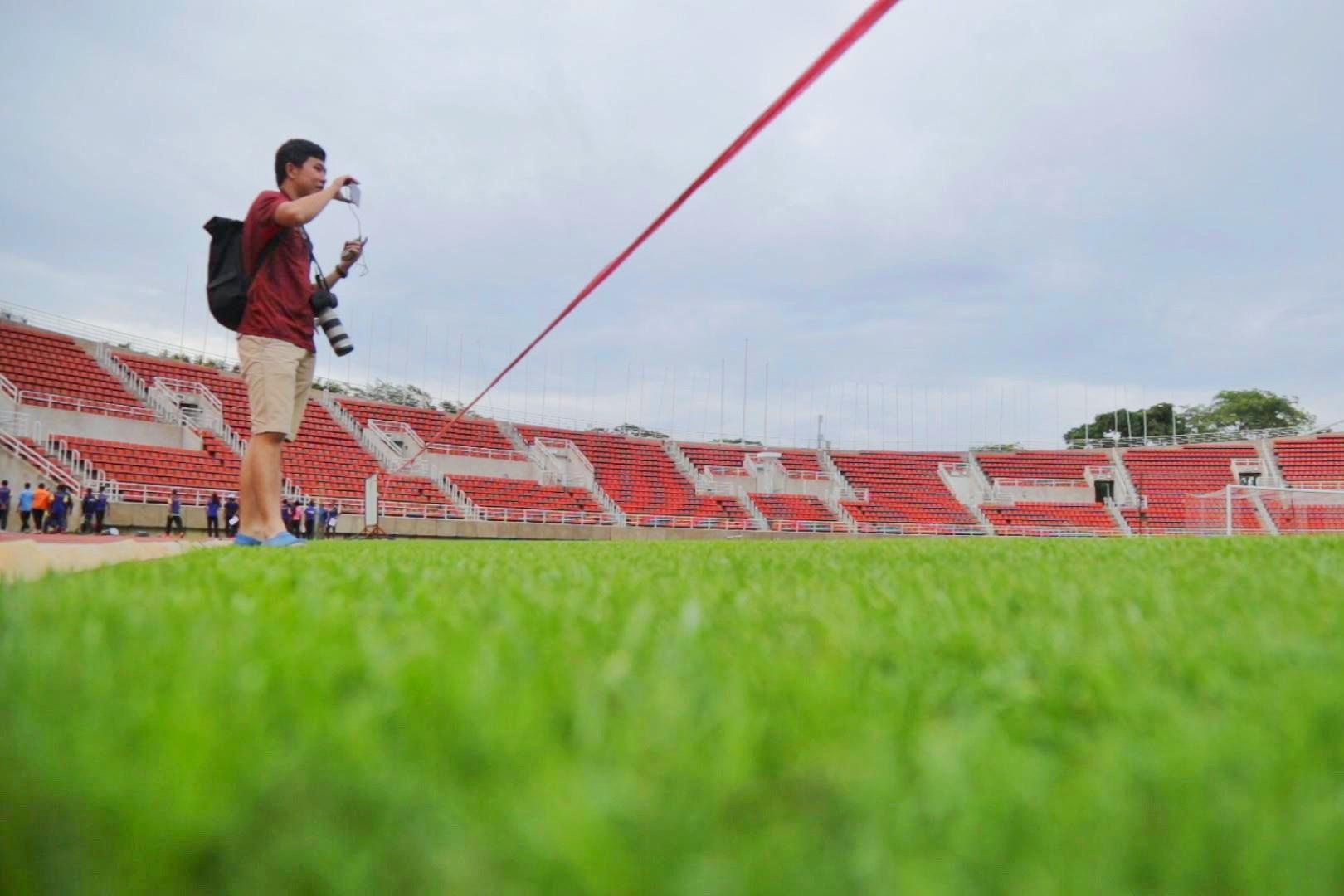 Vi giai dien kinh, san dau chua san sang cho tran Thai Lan - Viet Nam hinh anh