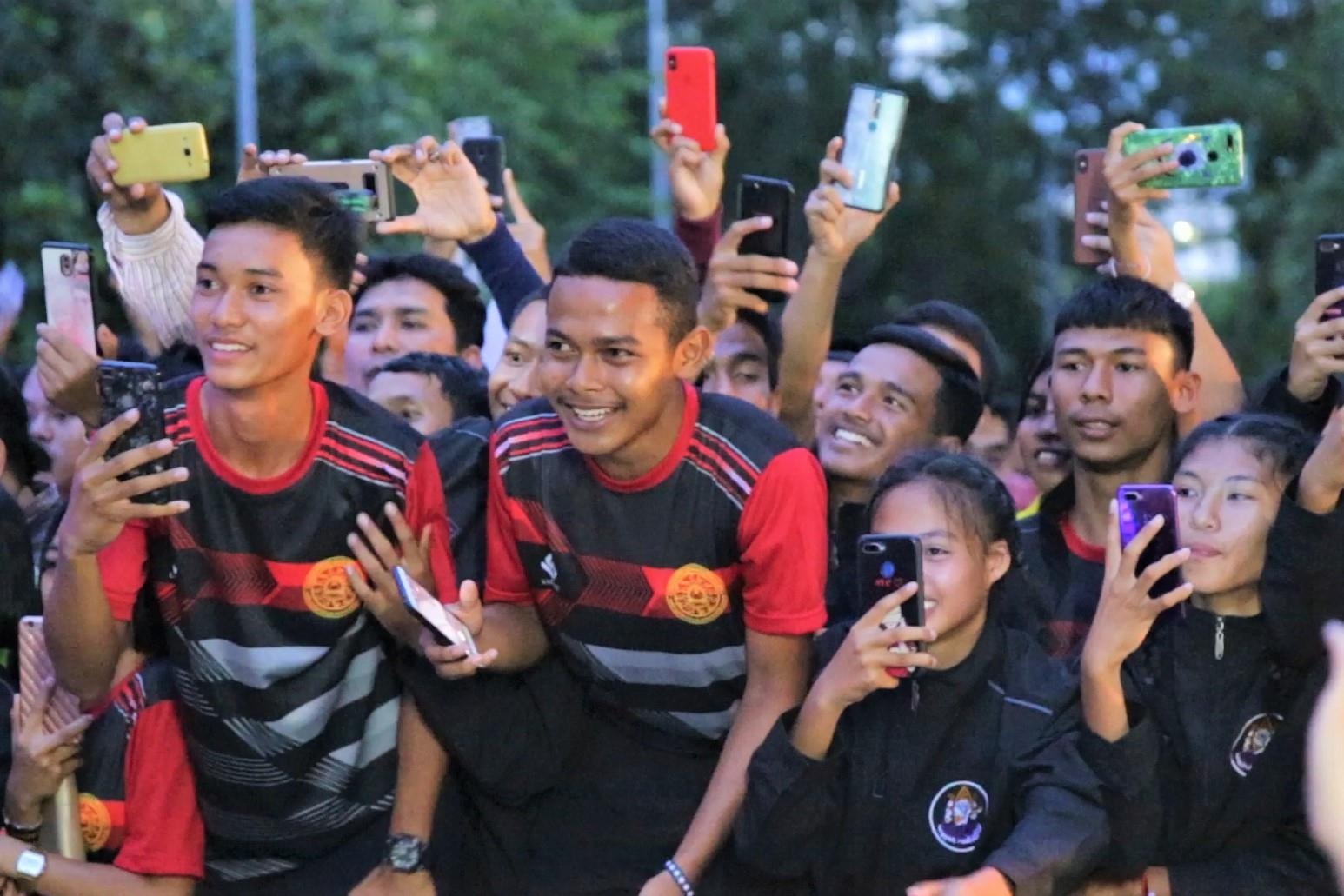 CDV Thai Lan la het khi gap mat Chanathip hinh anh