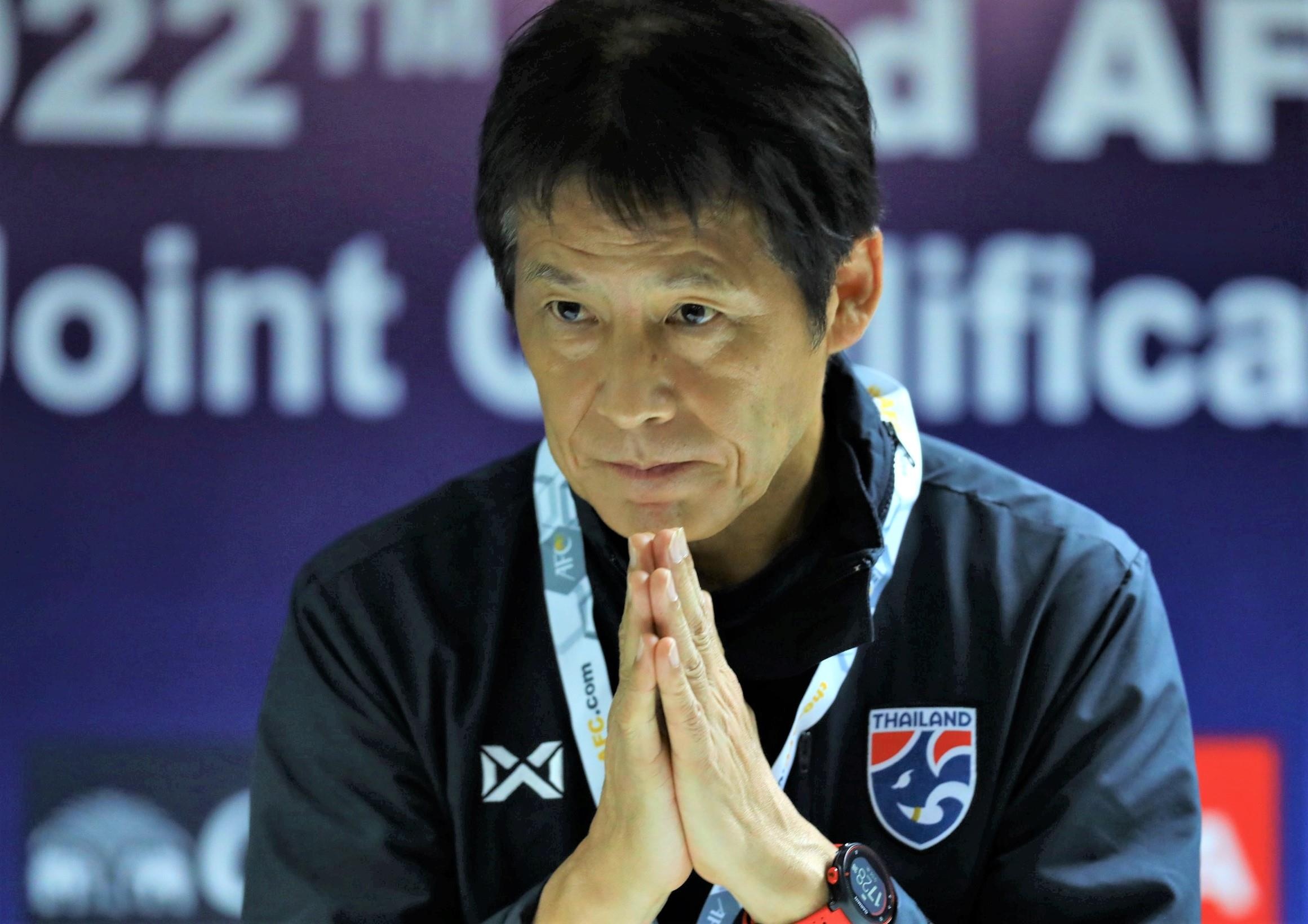 HLV Nishino muon bien suc ep thanh dong luc de gianh chien thang hinh anh