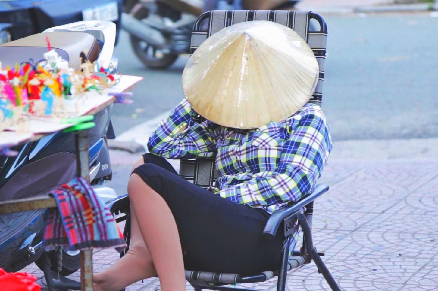 Nhieu tieu thuong TP.HCM khon kho vi metro hinh anh