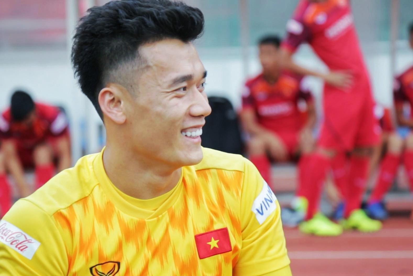 U22 Viet Nam cuoi tuoi trong buoi tap truoc tran gap UAE hinh anh