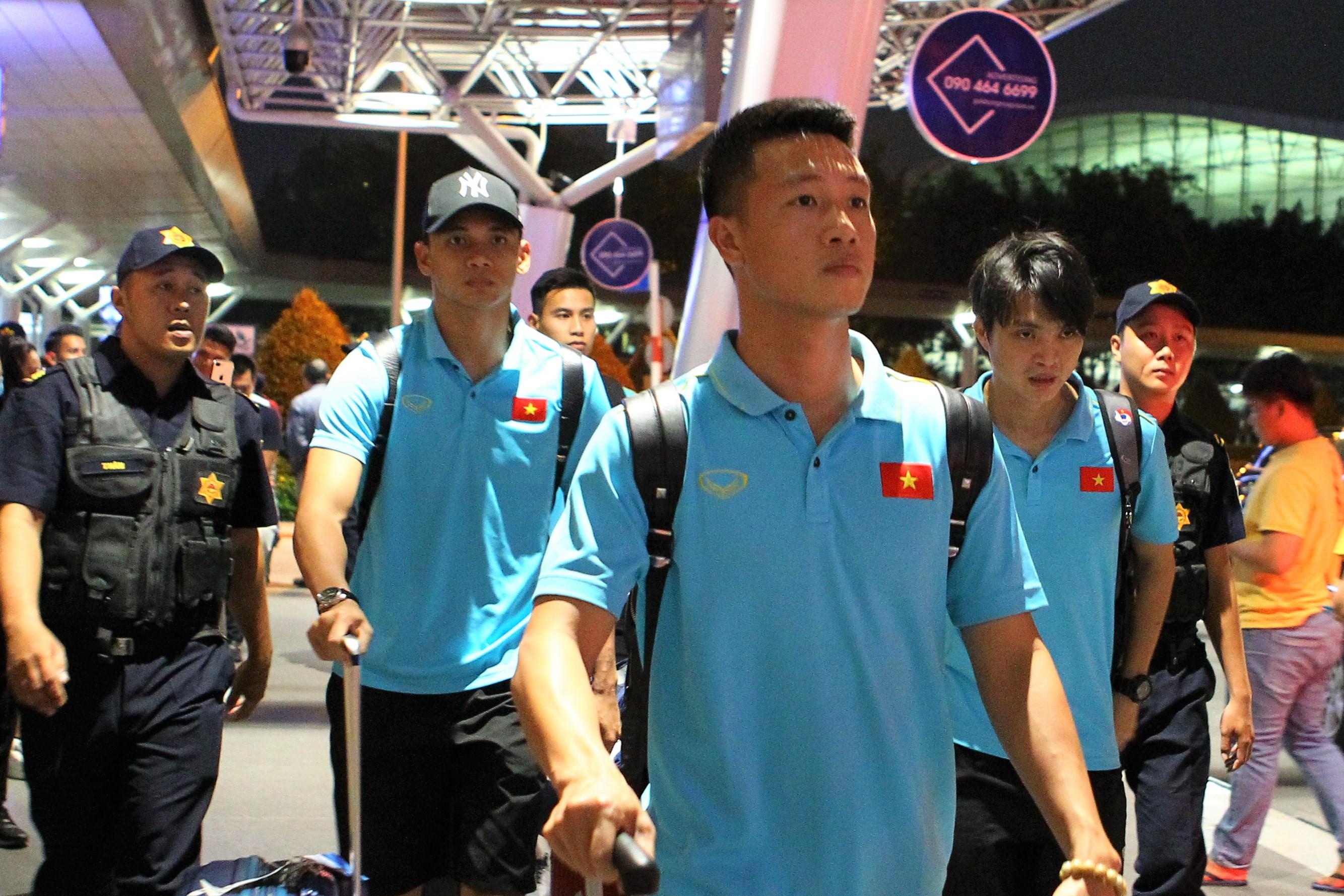 Tuyen Viet Nam ve TP.HCM trong su don chao cua nguoi ham mo hinh anh