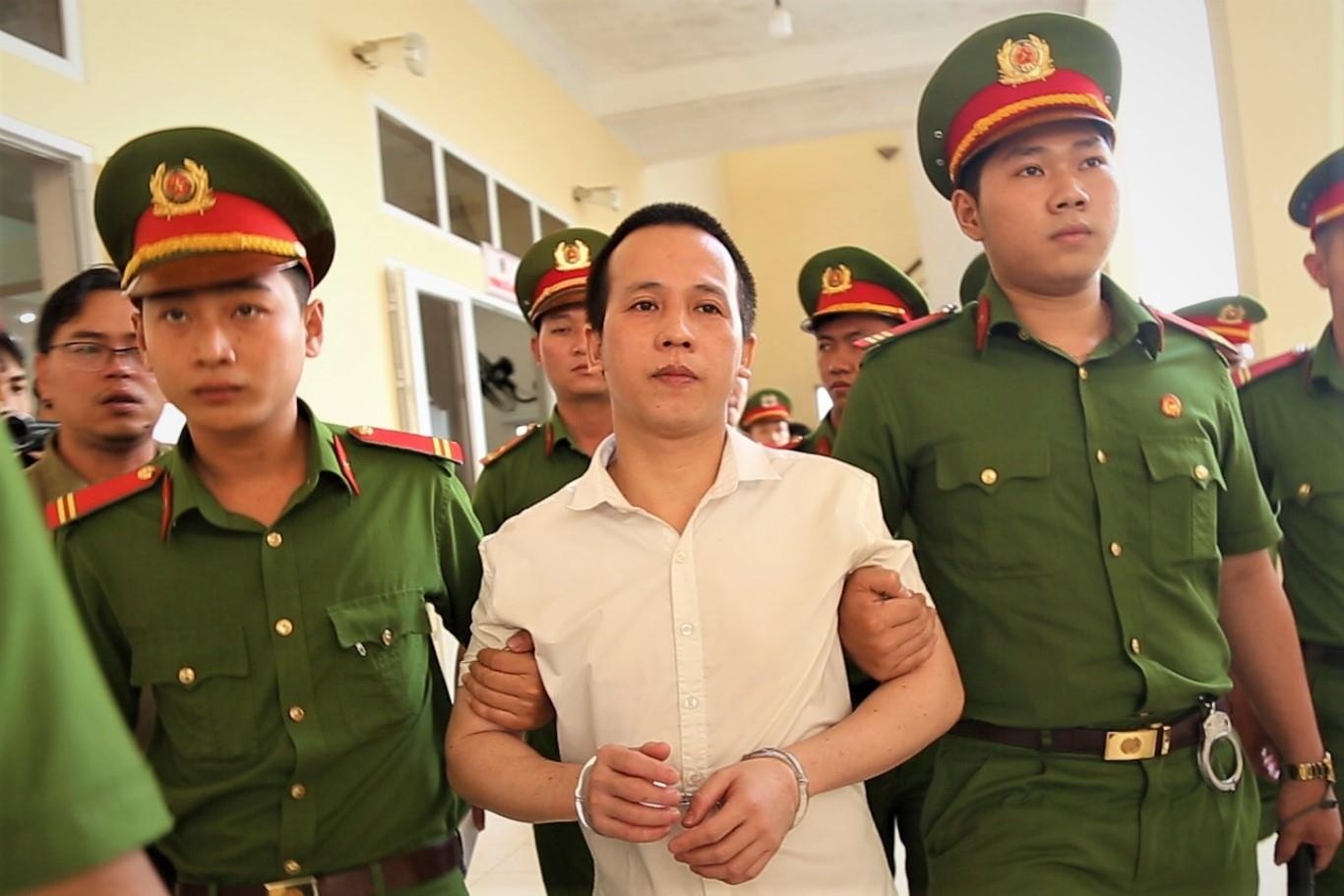 Ke sat hai 3 nguoi o Binh Duong nhan an tu hinh anh