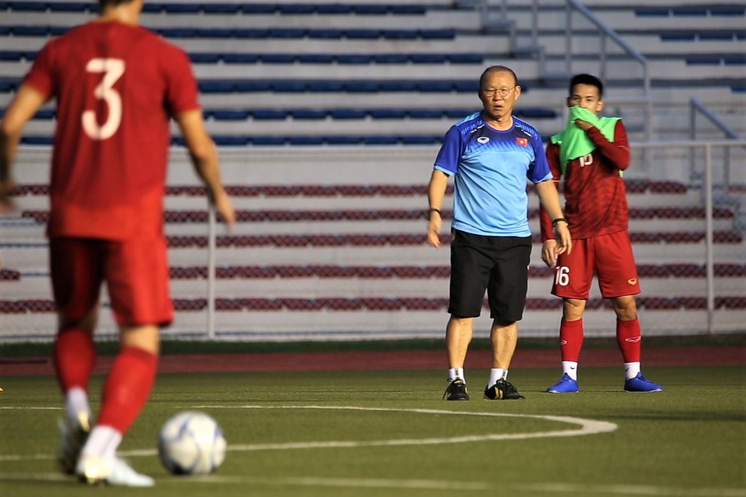 HLV Park nghiem khac voi hang tien ve U22 Viet Nam hinh anh