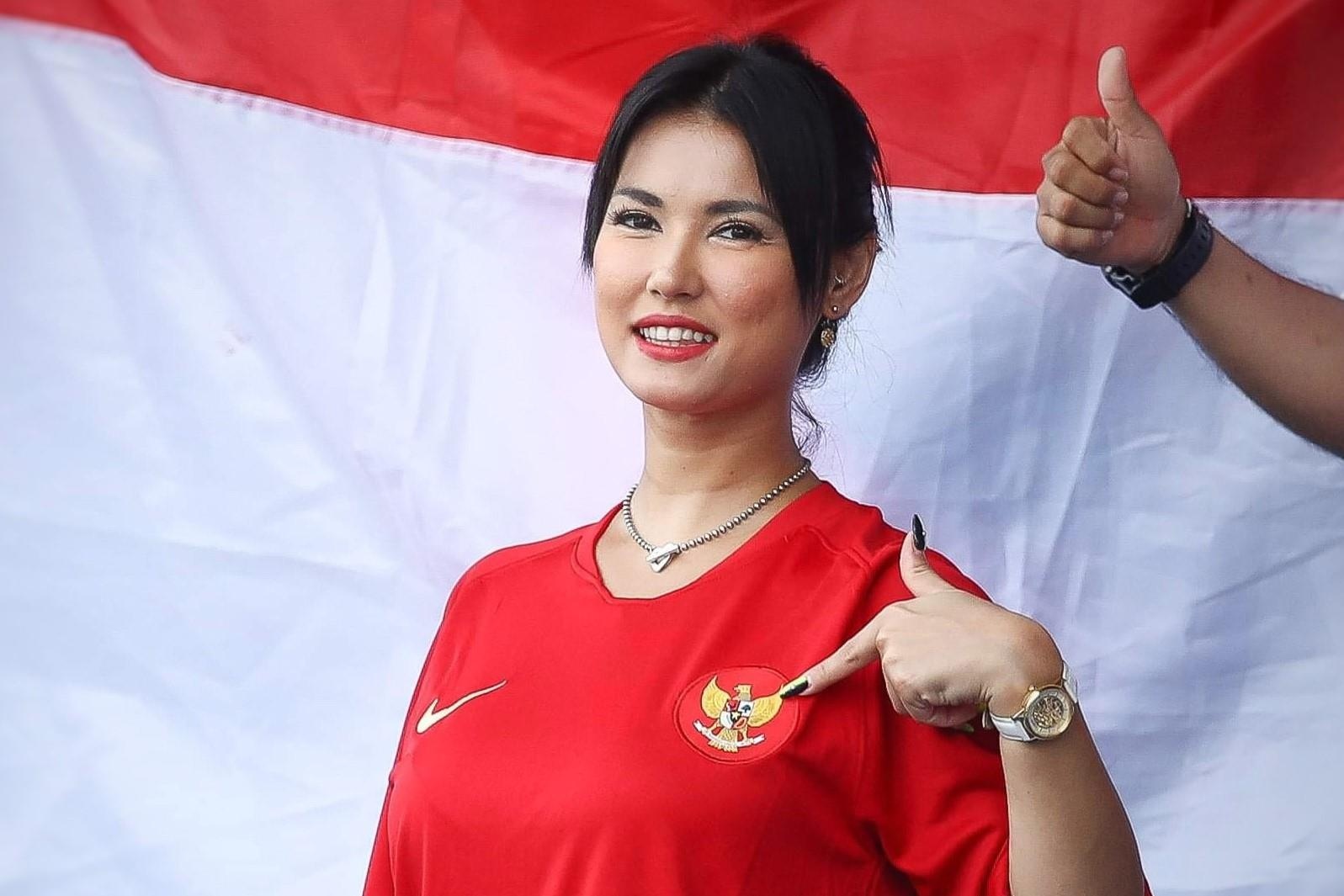 Maria Ozawa tren khan dai tran Thai Lan - Indonesia hinh anh