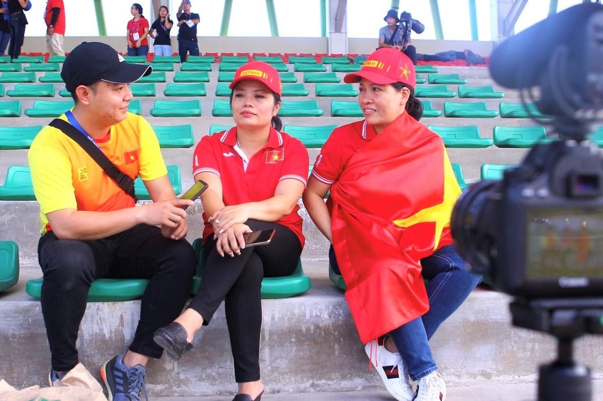 Gap CDV mang 60 kg thuc pham tang tuyen nu Viet Nam hinh anh