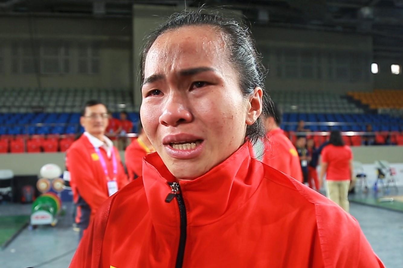 Vuong Thi Huyen khoc khi gianh HCV SEA Games hinh anh