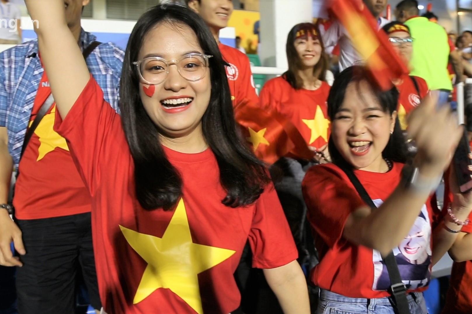 CDV Viet Nam van den san ung ho U22 du mua bao hinh anh