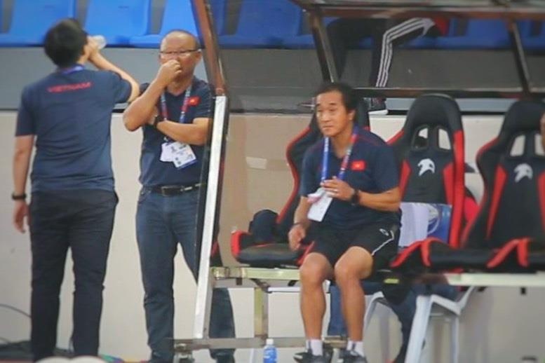 HLV Park tai hien canh ra sau khu ky thuat khi hoc tro da 11 m hinh anh