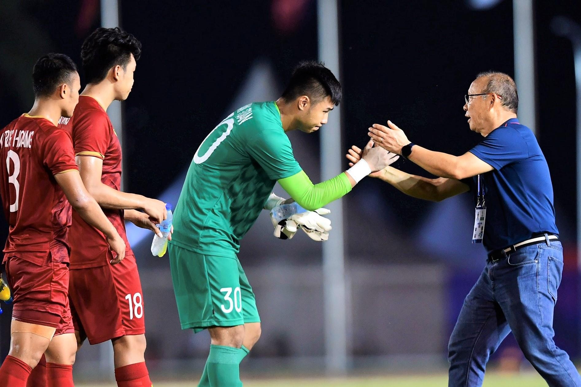 HLV Park: 'Toi khong muon noi ve sai lam cua cau thu' hinh anh