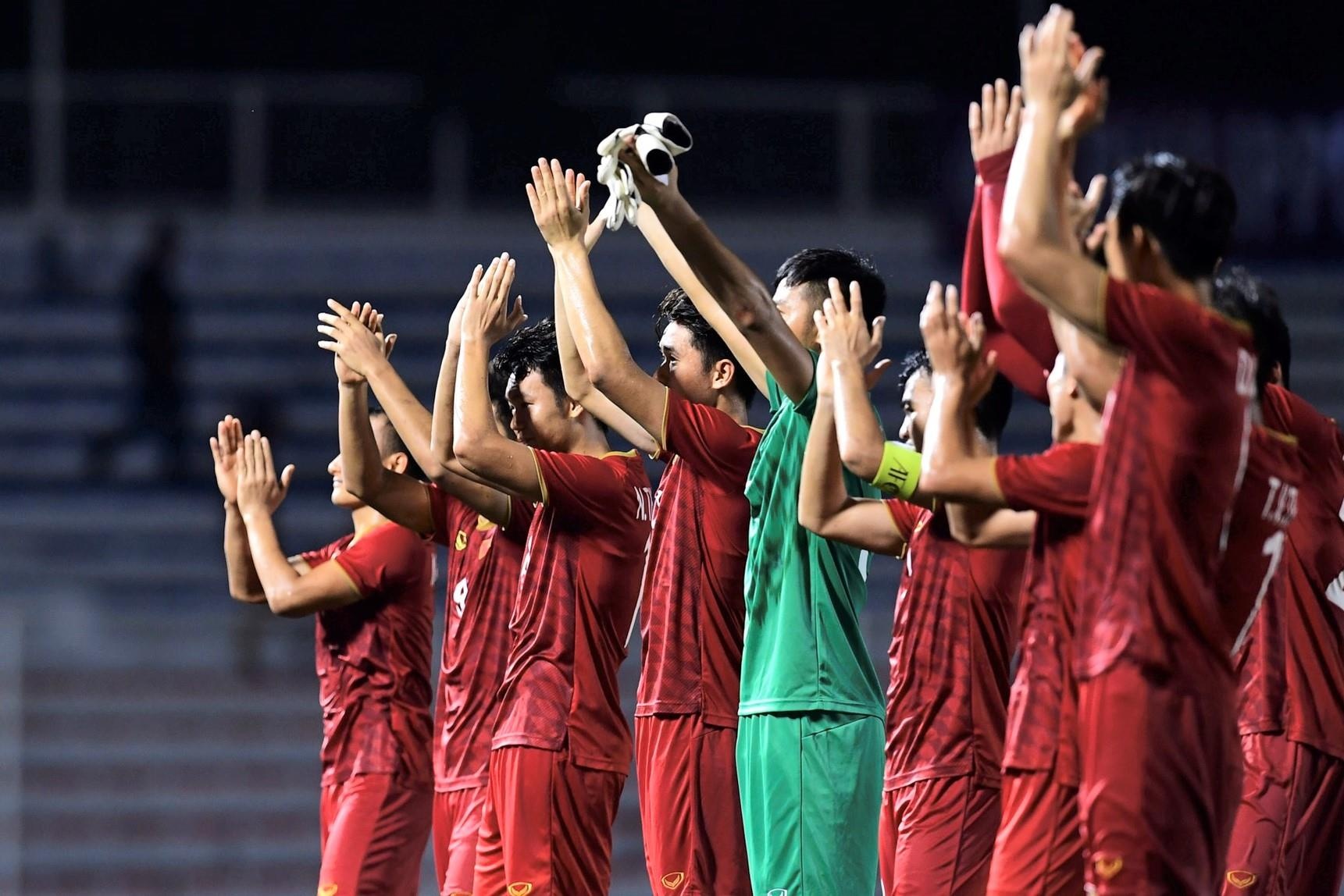 U22 Viet Nam an mung kieu 'Viking' khi vao chung ket SEA Games hinh anh