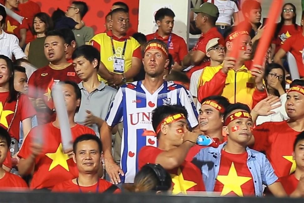 CDV mac ao CLB Heerenveen co vu Van Hau va U22 Viet Nam hinh anh