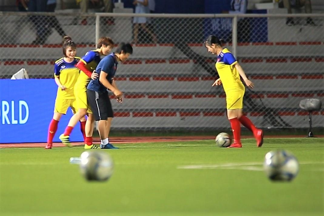 Tuyen nu Viet Nam khoi dong truoc chung ket voi Thai Lan hinh anh