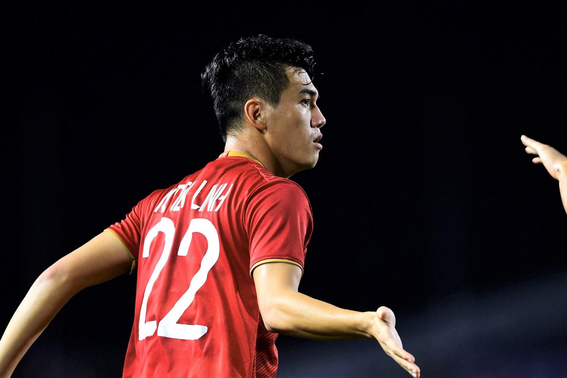 Tien Linh co bieu hien bi cang co sau tran thang U22 Campuchia hinh anh