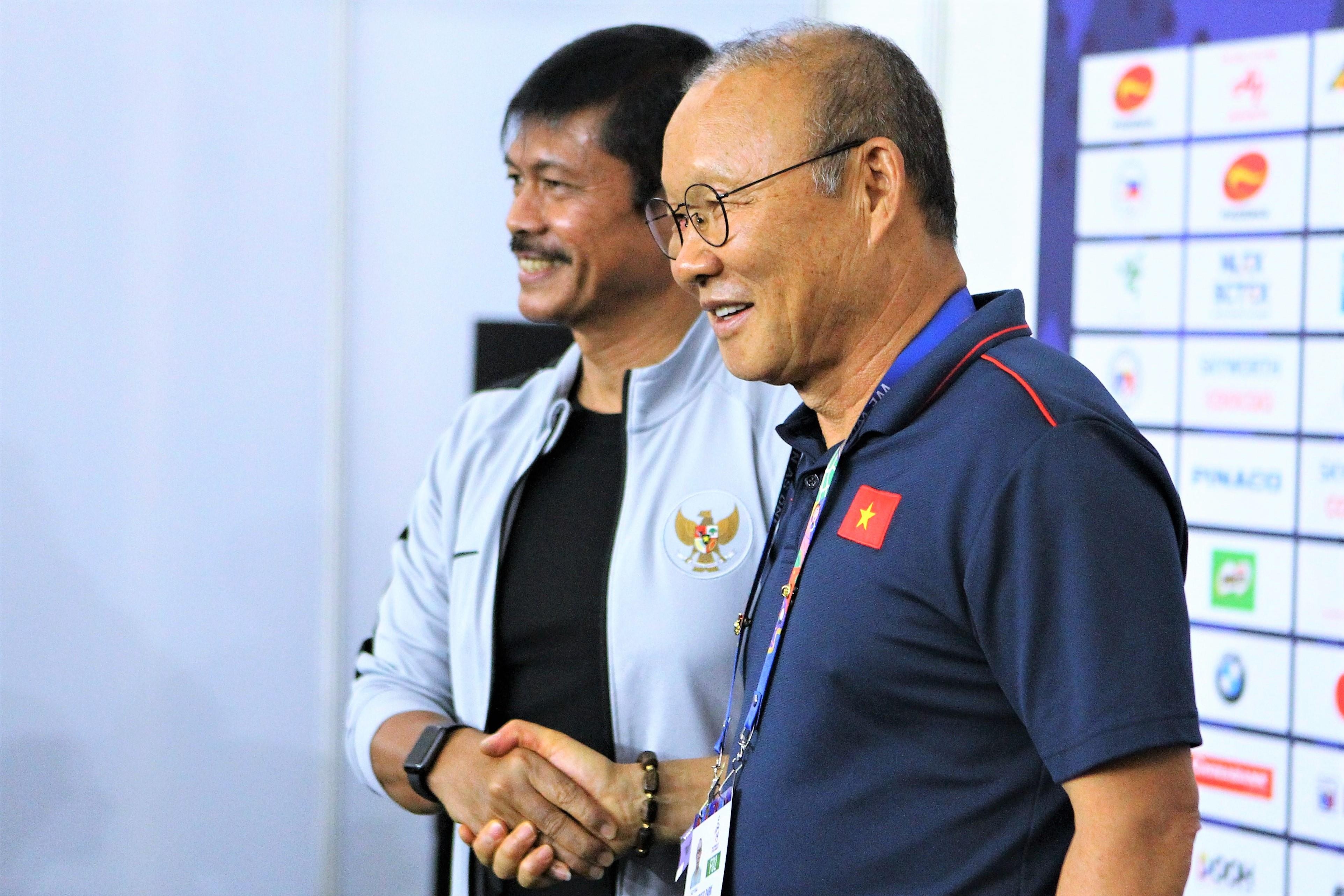 HLV Indonesia cam thay thu vi khi gap lai ong Park hinh anh