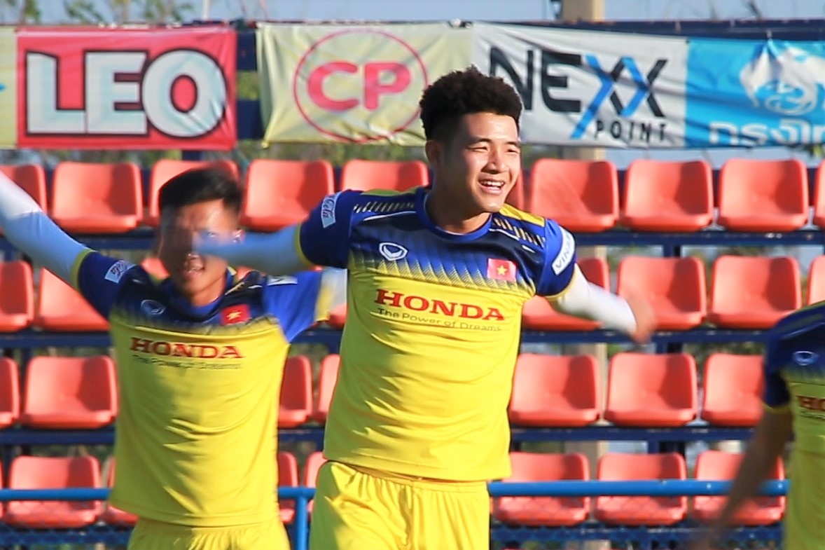 Buoi tap cua U23 Viet Nam giua thoi tiet nong buc o Thai Lan hinh anh