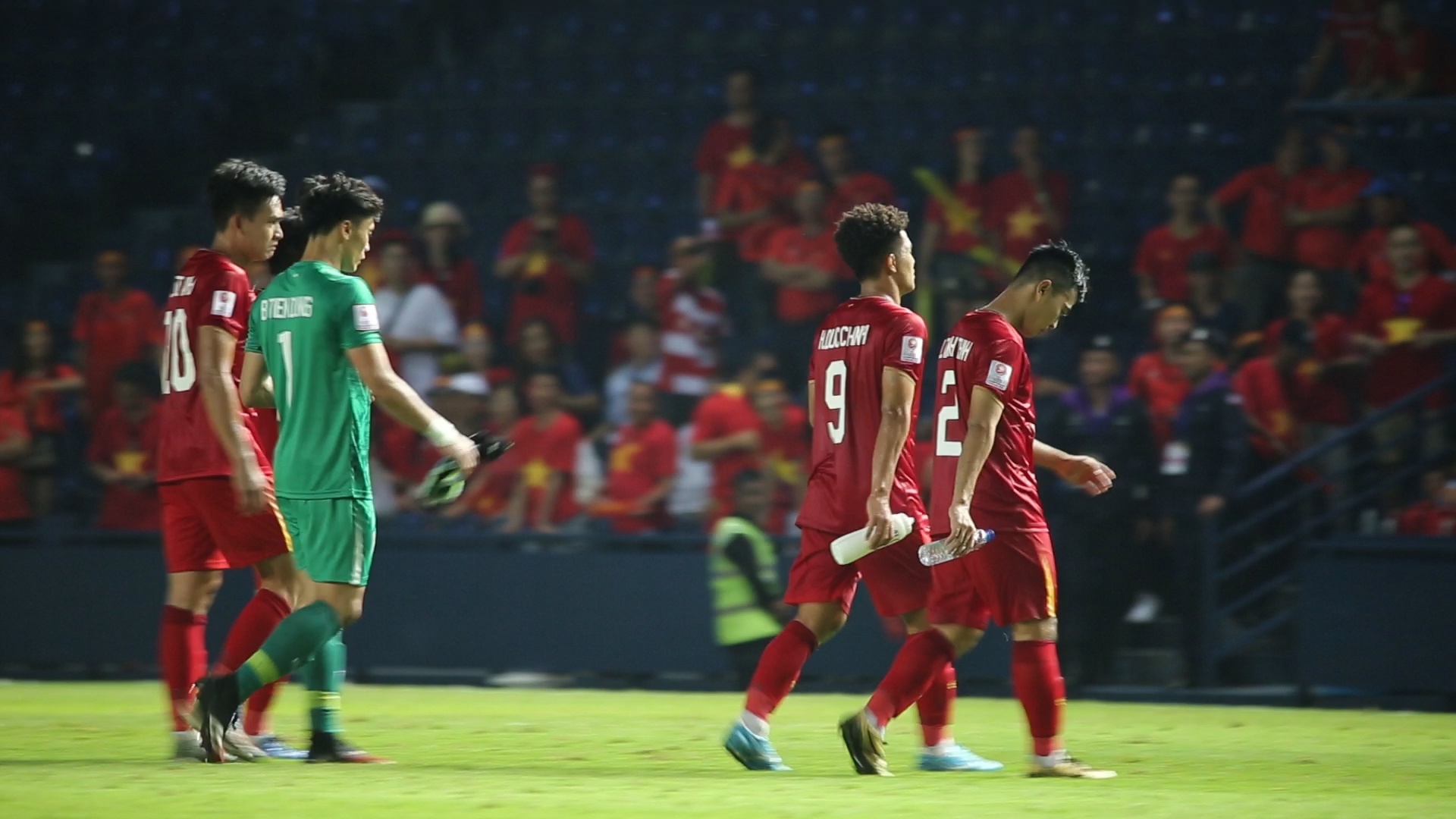 HLV Park va cac cau thu tri an khan gia sau tran hoa U23 UAE hinh anh